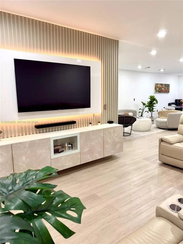 2 of 24 - 7796 Nw 114th Place, Doral, FL