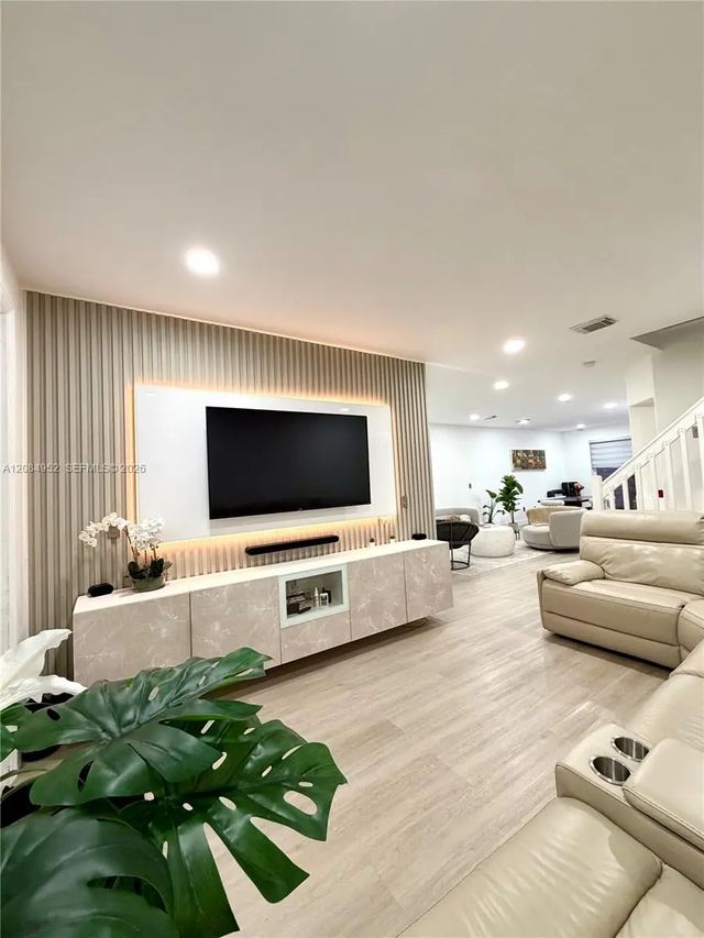 3 of 24 - 7796 Nw 114th Place, Doral, FL