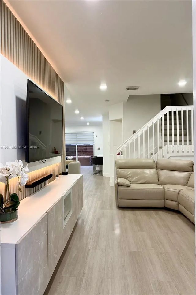 4 of 24 - 7796 Nw 114th Place, Doral, FL
