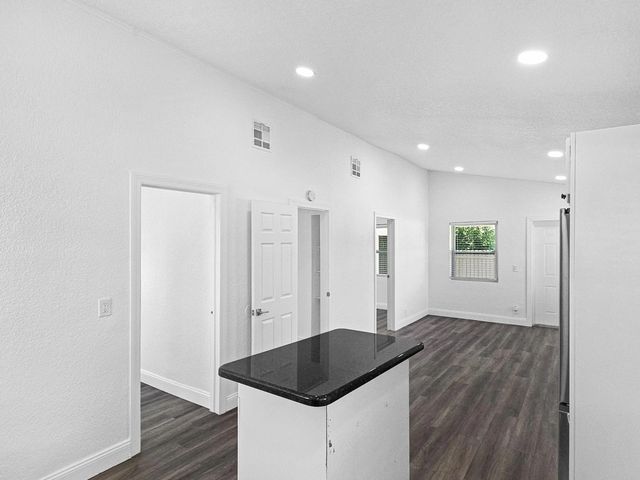 4 of 29 - 1801 N 25th Street, Fort Pierce, FL