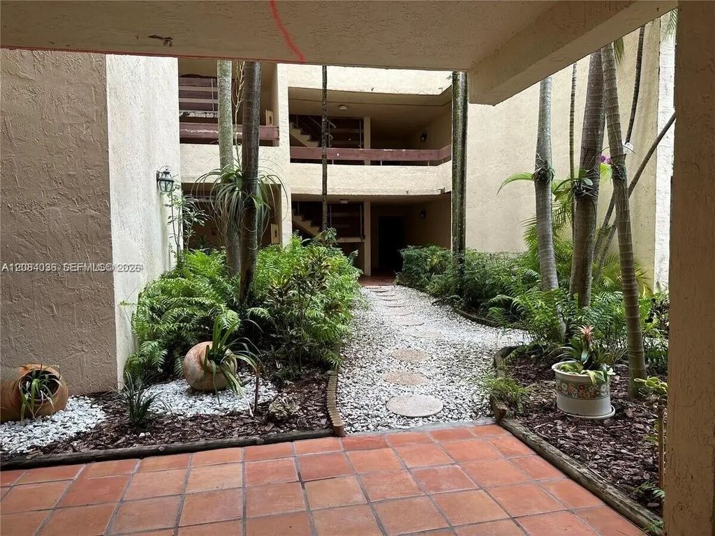 12455 Sw 93rd Terrace #204t, Miami