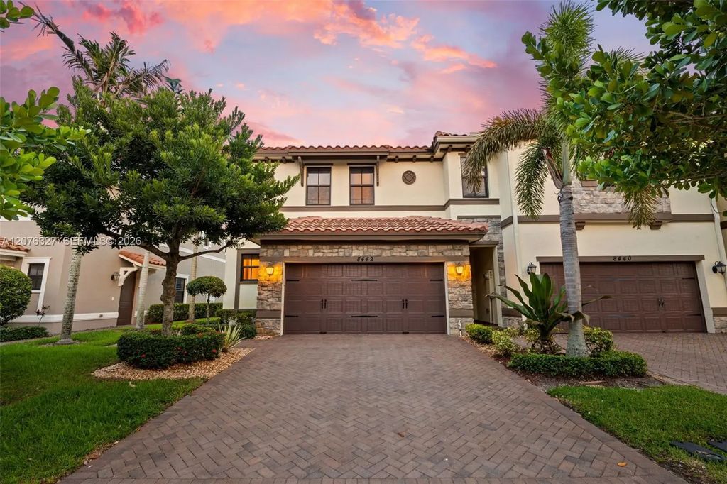 8442 Lake Majesty Lane, Parkland
