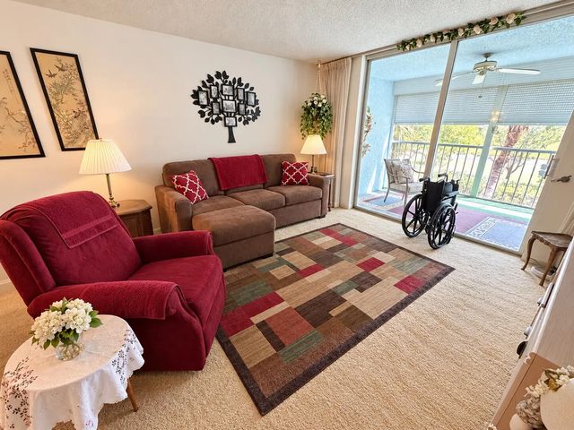 3 of 31 - 4570 Nw 18th Avenue #206, Deerfield Beach, FL