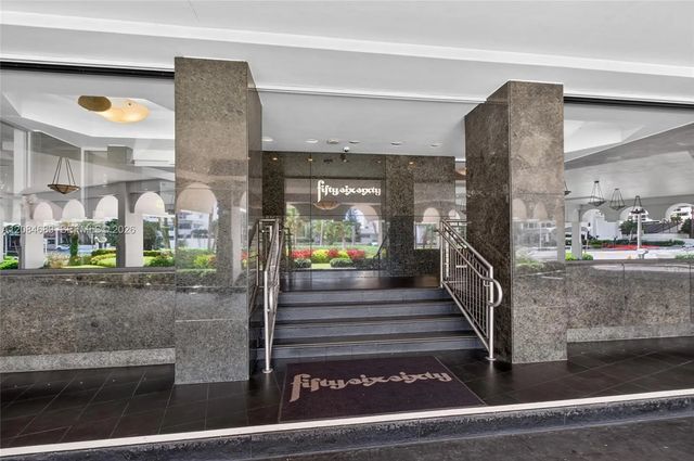 4 of 72 - 5660 W Collins Avenue #6d, Miami Beach, FL