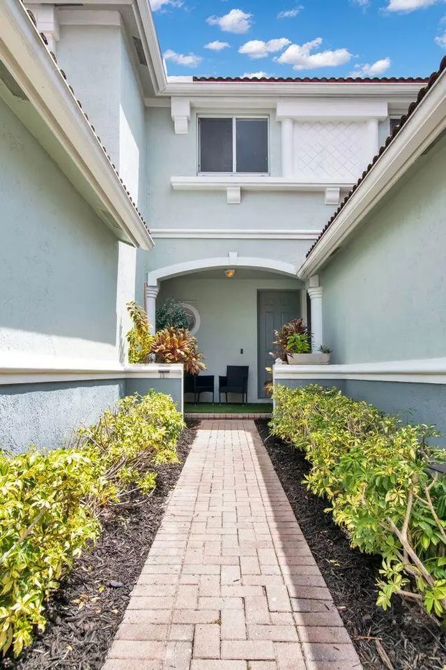 2 of 28 - 2145 Oakmont Drive, Riviera Beach, FL