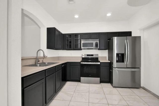 4 of 28 - 2145 Oakmont Drive, Riviera Beach, FL
