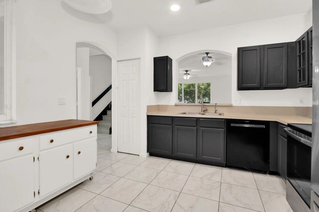 5 of 28 - 2145 Oakmont Drive, Riviera Beach, FL