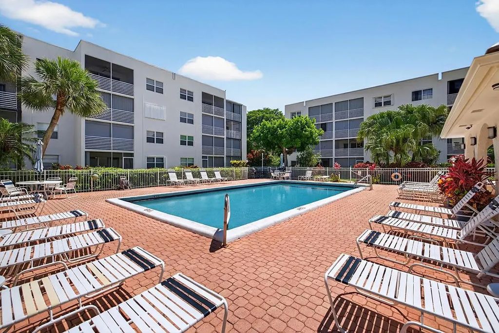 1541 S Ocean Boulevard #122, Lauderdale-By-The-Sea