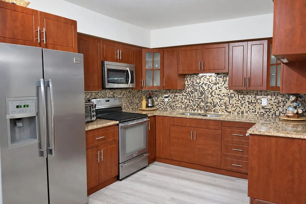 16500 Golf Club Road #301, Weston