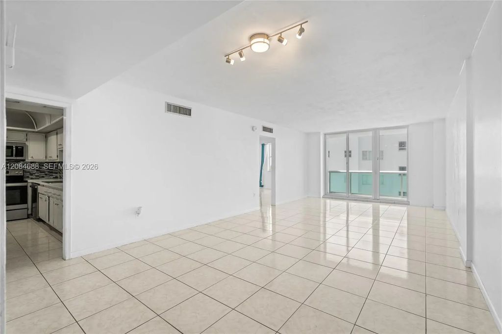 5001 Collins Avenue #5e, Miami Beach