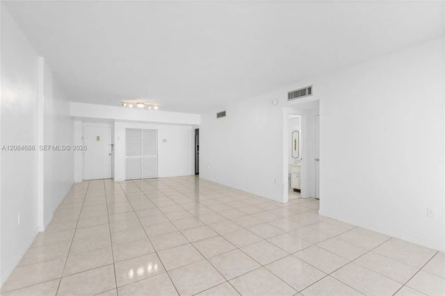 3 of 45 - 5001 Collins Avenue #5e, Miami Beach, FL