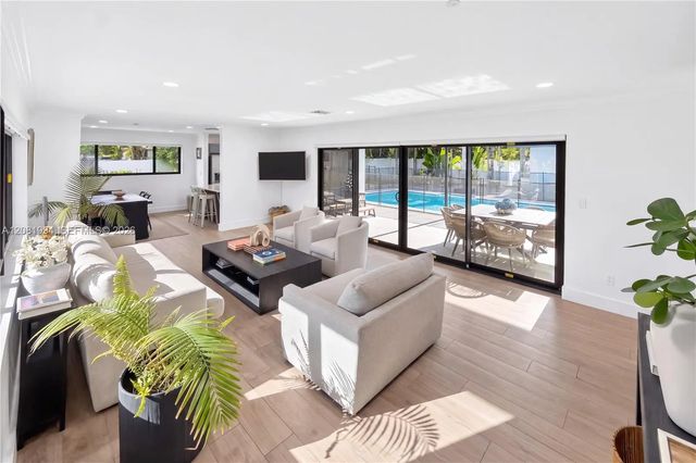 3 of 21 - 8201 Sw 151st Street, Palmetto Bay, FL