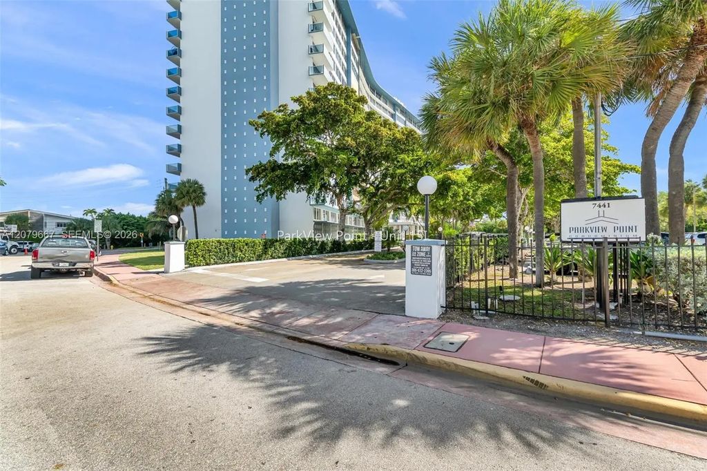7441 Wayne #15i, Miami Beach