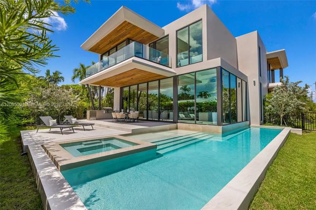 3 of 74 - 4940 Cherokee Avenue, Miami Beach, FL