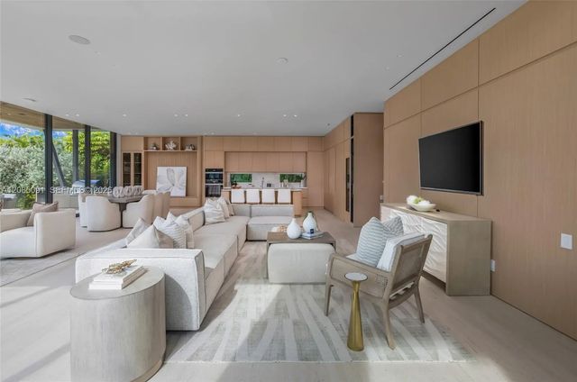 4 of 74 - 4940 Cherokee Avenue, Miami Beach, FL