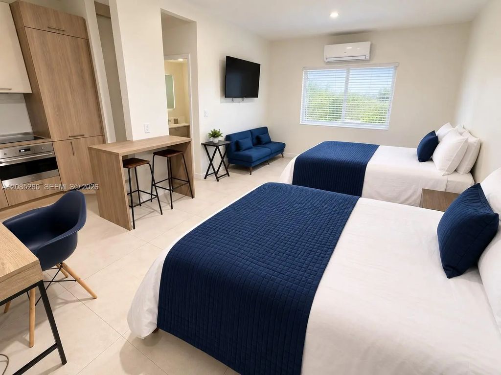 245 Ne 33rd Street #103, Miami