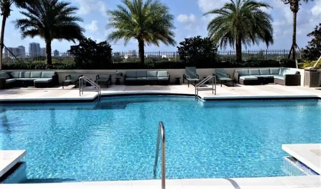 3000 Coral Way #707, Miami