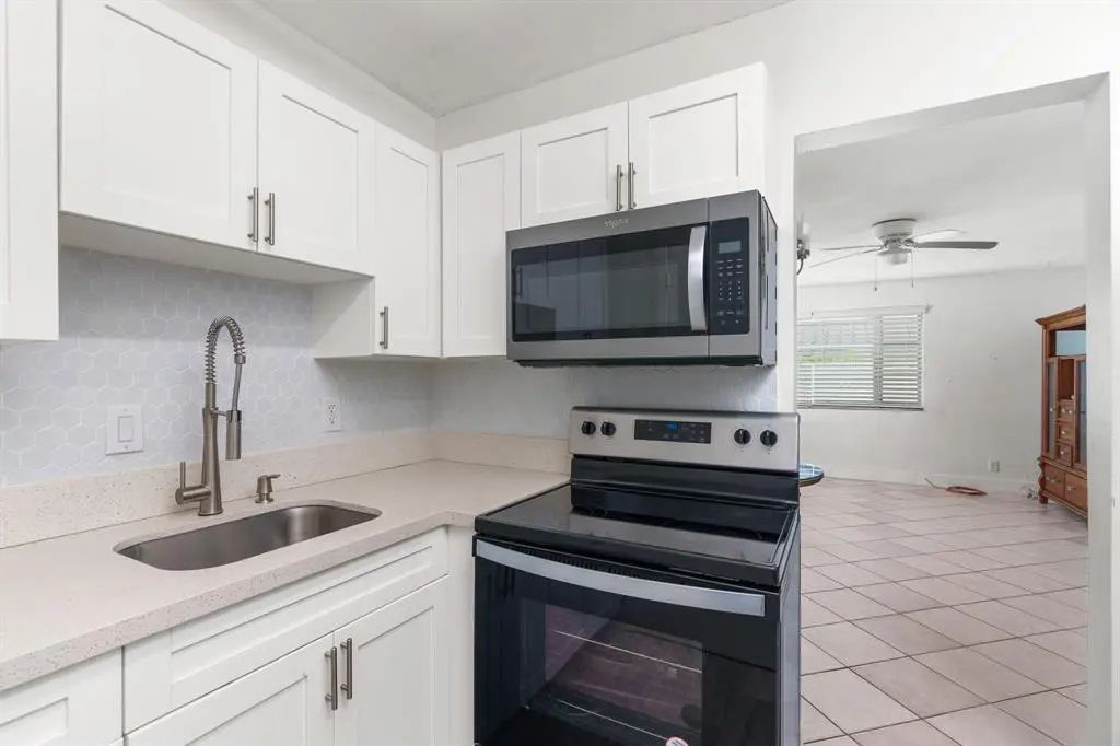 418 S Cypress Road #106, Pompano Beach