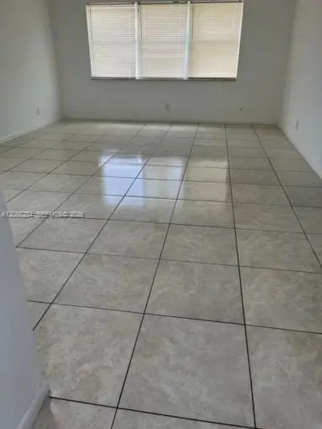 3 of 8 - 540 Se 2nd Avenue #j3, Deerfield Beach, FL