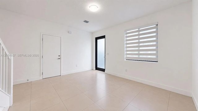 4 of 60 - 15811 Sw 136th Terrace, Miami, FL