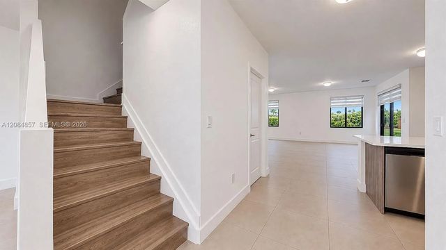 5 of 60 - 15811 Sw 136th Terrace, Miami, FL