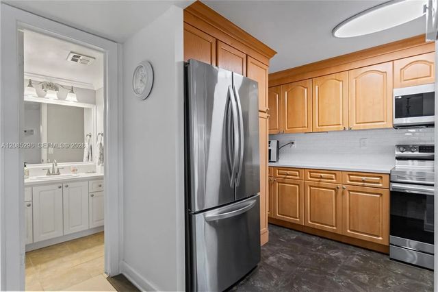 5 of 31 - 691 S Hollybrook Drive #26-105, Pembroke Pines, FL