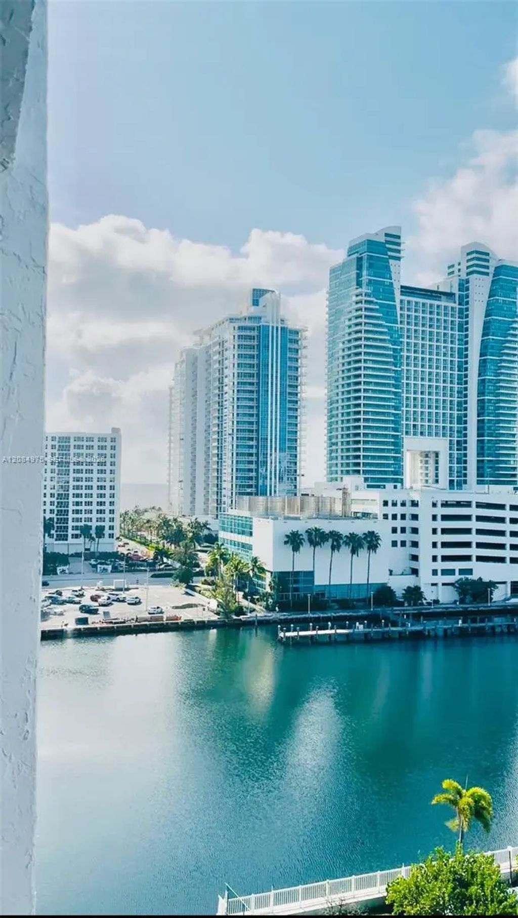 600 Parkview Drive #1018, Hallandale Beach