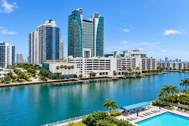 600 Parkview Drive #1018, Hallandale Beach