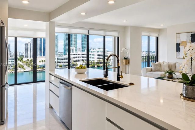 2 of 12 - 600 Parkview Drive #1018, Hallandale Beach, FL