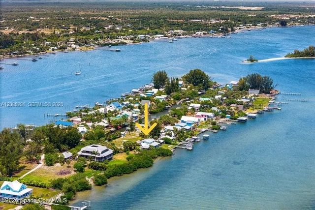 3 of 34 - 25 Vip Island #unit B, Grant Valkaria, FL