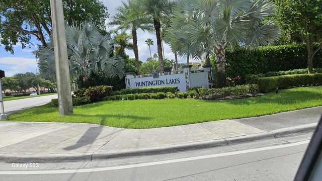 7185 Huntington Lane, Delray Beach