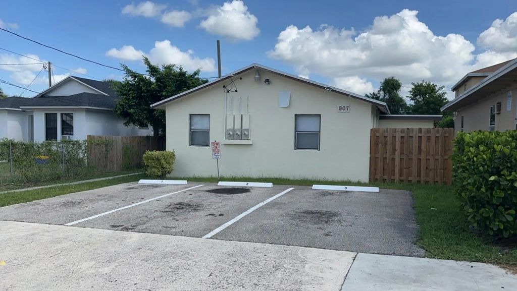 907 8th Street, West Palm Beach