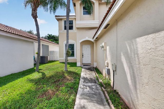 5 of 49 - 7001 Chesapeake Circle, Boynton Beach, FL