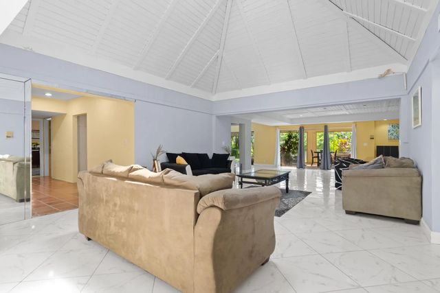 3 of 62 - 5104 White Oak Lane E, Tamarac, FL