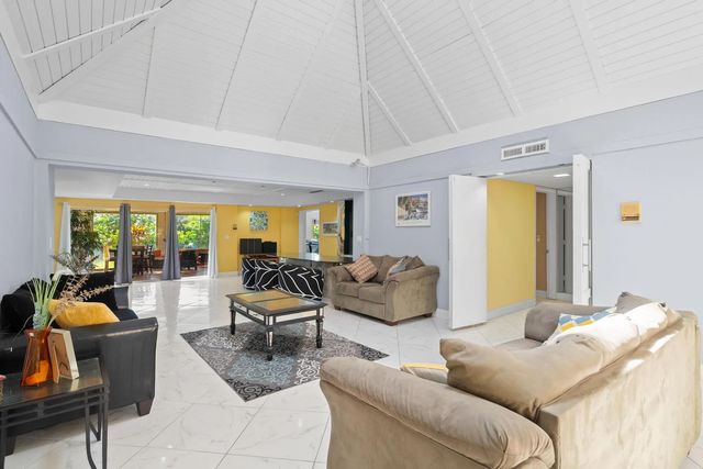 4 of 62 - 5104 White Oak Lane E, Tamarac, FL