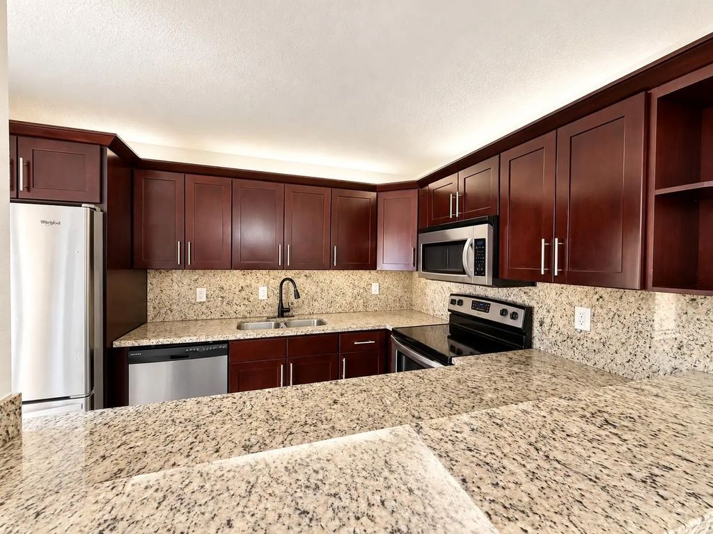 804 Springdale Circle, Palm Springs