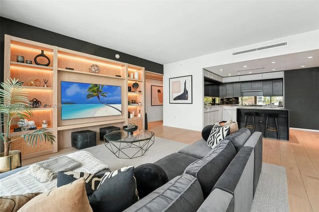 3 of 25 - 300 Collins Avenue #3a, Miami Beach, FL