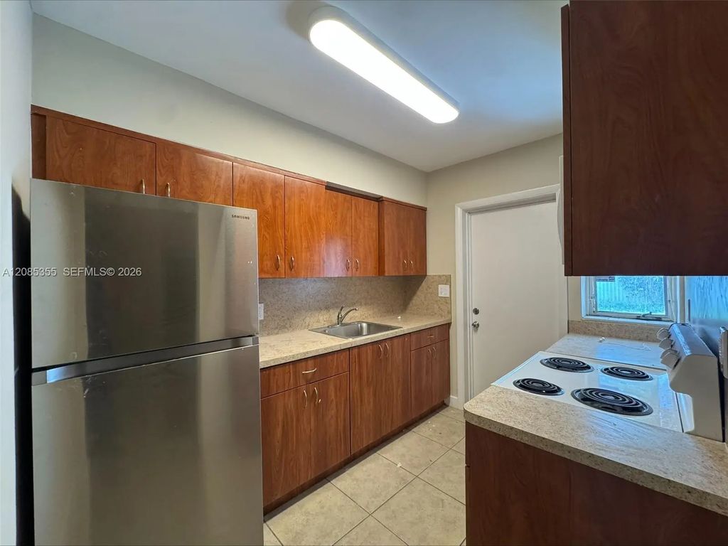 1320 Nw 87th Street, Miami