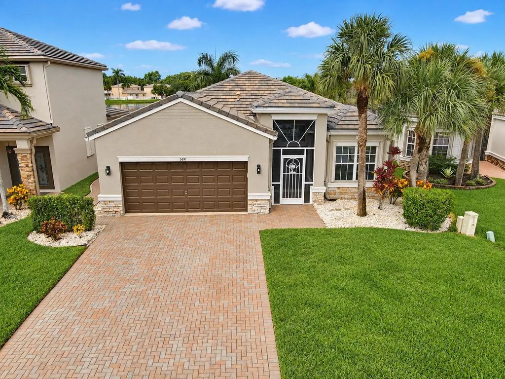 5691 Saddle Trail Lane, Lake Worth