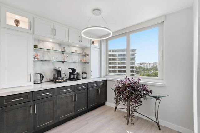 5 of 55 - 901 E Camino Real #6d, Boca Raton, FL