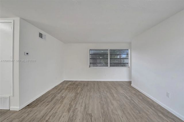 3 of 40 - 3751 Nw 25th Street, Lauderdale Lakes, FL
