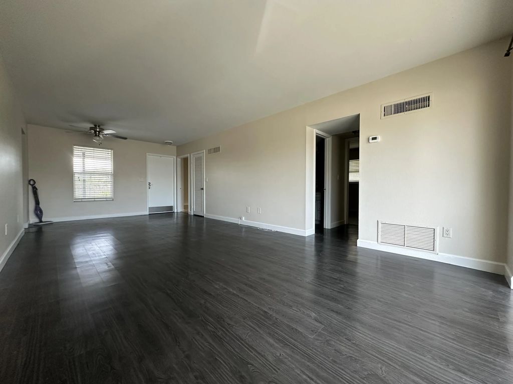 809 Hummingbird Way #5c, North Palm Beach