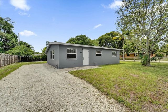 3 of 33 - 1843 Lauderdale Manor Drive, Fort Lauderdale, FL