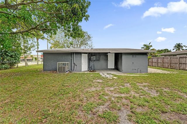 5 of 33 - 1843 Lauderdale Manor Drive, Fort Lauderdale, FL