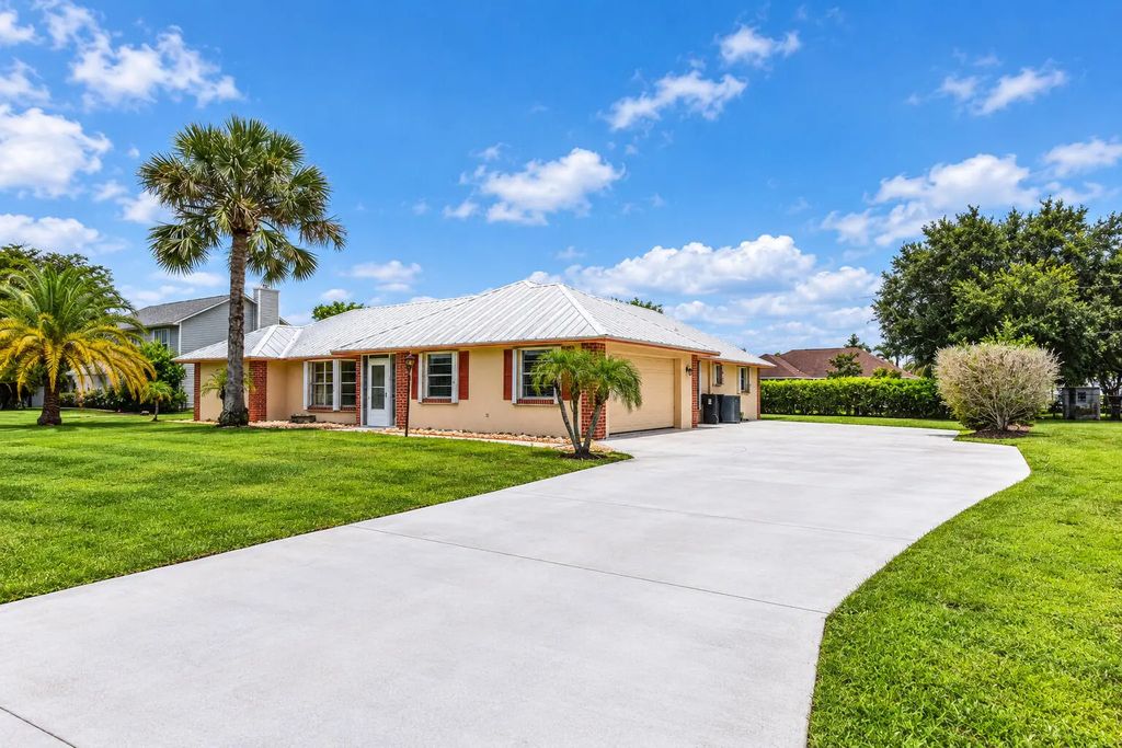 1934 Se Tickridge Road, Port St. Lucie