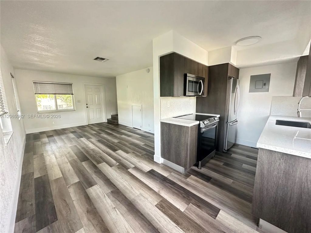 913 Ne 17th Street #9, Fort Lauderdale