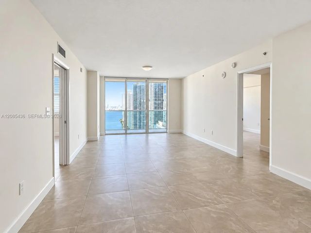 5 of 18 - 31 Se 5th Street #2808, Miami, FL