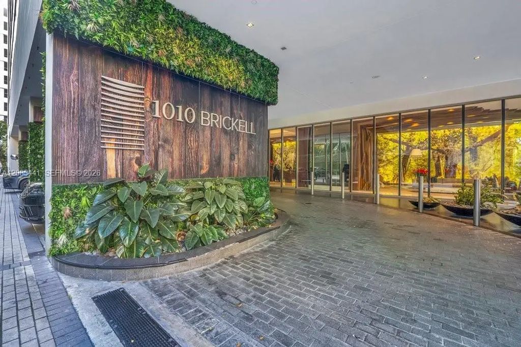 1010 Brickell Avenue #1810, Miami