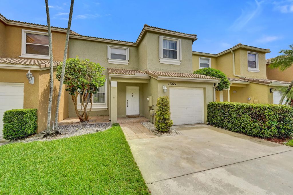 1365 Nw 154th Lane, Pembroke Pines