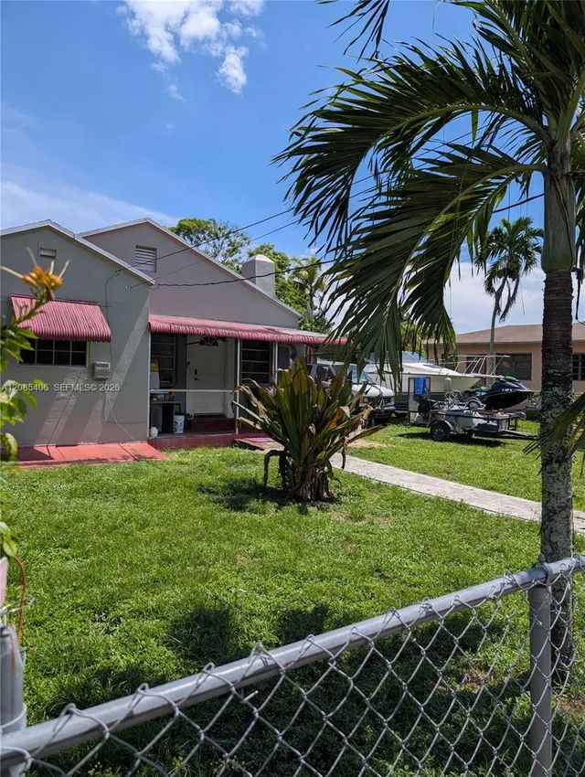 3 of 15 - 11339 Peachtree Drive, Miami, FL